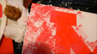 DIY Nursery Decorations: Sponge Canvases