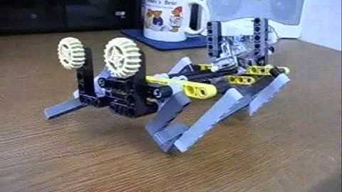 Lego Technic 1 motor 4 legs walking robot