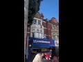 Menina cai de janela e é salva por policial e pedestre em Londres
