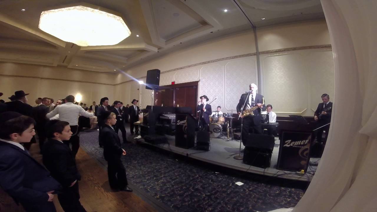 Simcha Jacoby Singing "Uforatzta" and "Heimoh" with Zemer Orchestra