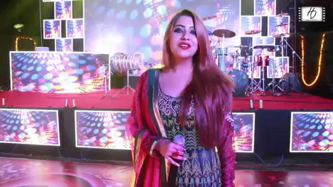 Anchor Lovina Adnani Hosting A Punjabi Wedding - YouTube