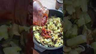 Как правильно готовить макароны с овощами? Простой рецепт в видео.