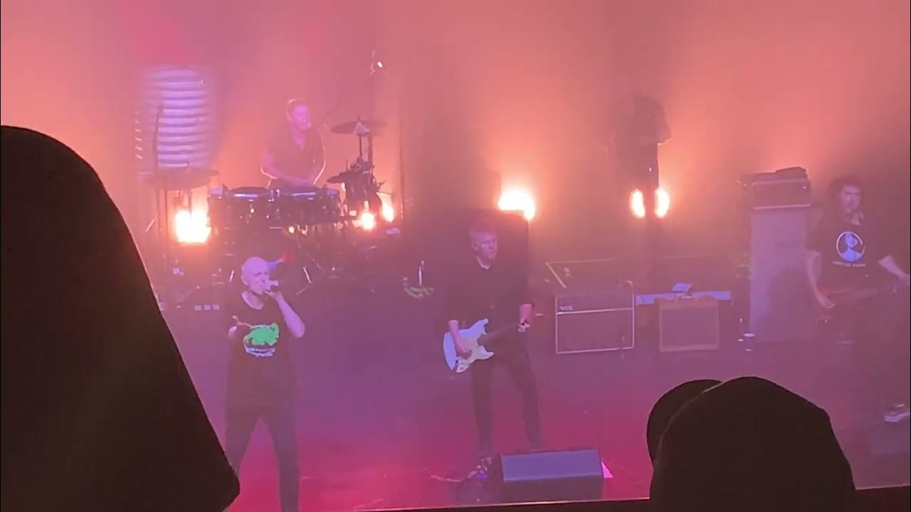 Midnight Oil, Beds Are Burning live YouTube