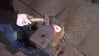 Видео Кузнечное дело - Что можно сделать из куска металла (автор: Андрей Винничук)