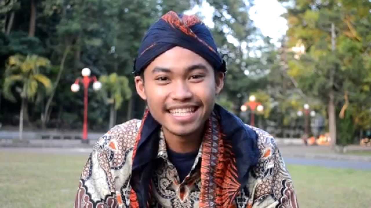 [PPSMB PALAPA UGM] Salam Bhinneka untuk Gadjah Mada Muda 2014 - YouTube