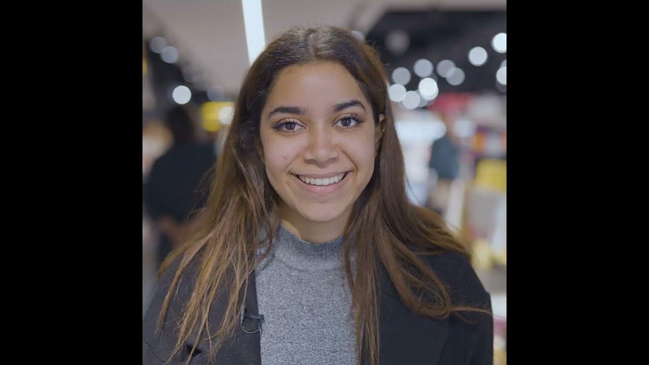 interview-fnac-qui-est-sarah-rivens-l-auteure-de-captive-youtube