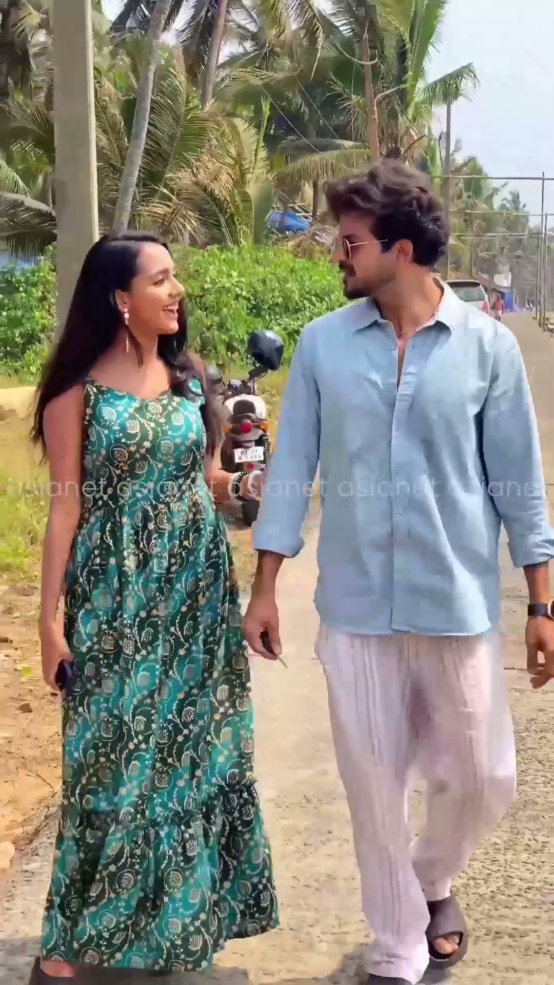 #HappyValentinesDay നിന്നനുരാഗമിതെൻ സിരയിൽ സുഖ ഗന്ധമെഴും മദിരാസവമായ്