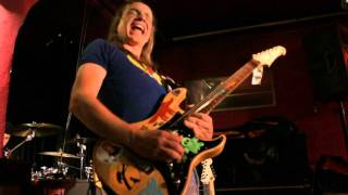 ELECTRIC OUTLET'S COMPRENDES as played by 24 STRINGS