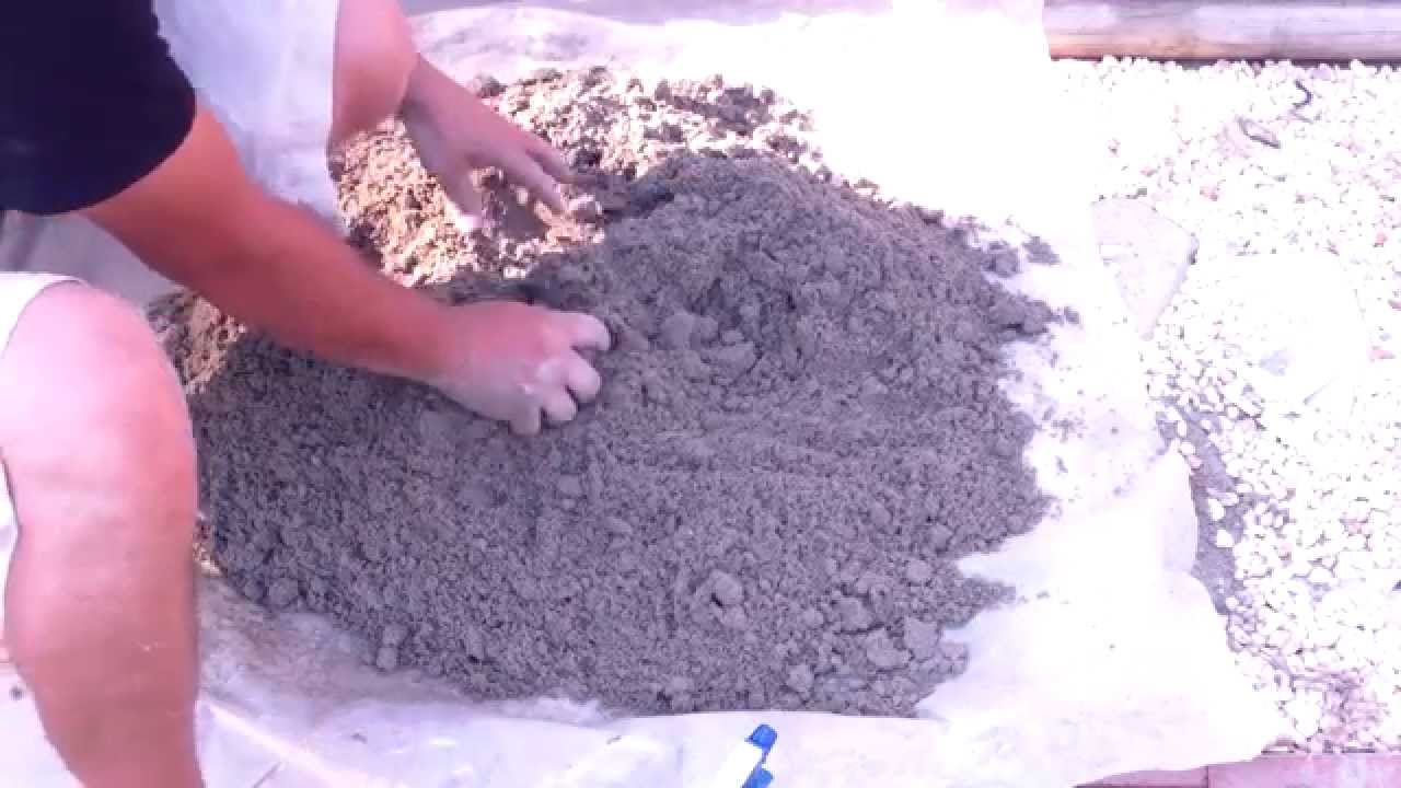 Making green sand 