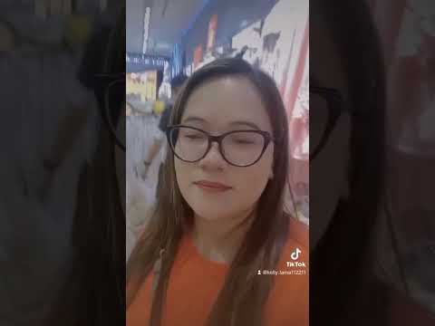 Mall of Emirates in Dubai shopping