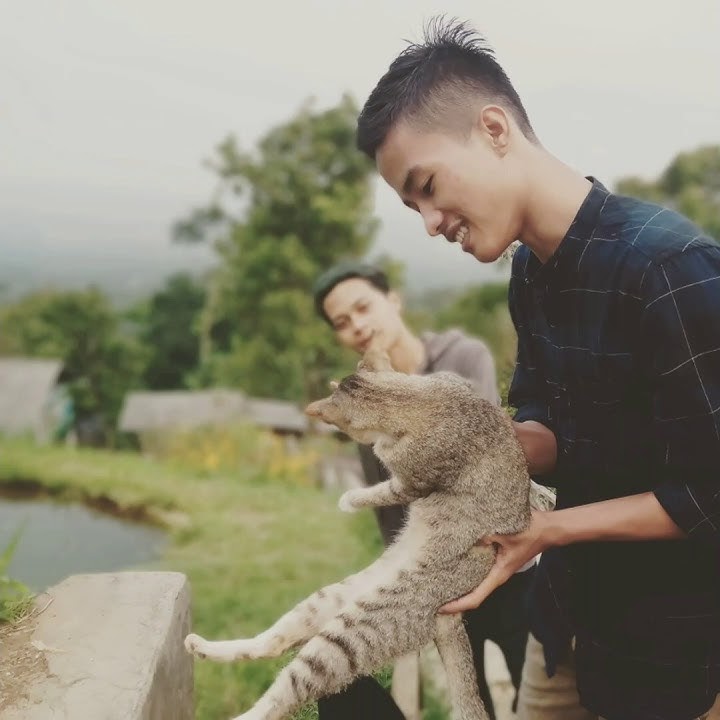 kalau mendung sudah diatas kepala jangan larang hujan turun ke bumi