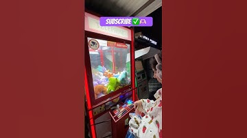 CLAW MACHINE GAME#arcade #clawmachine #kawaii #funny