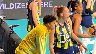 Melissa Vargas Fenerbahçe-Aydın Maçında Saha Kenarında💛💙  #volleyball #fenerbahçe #melissavargas 