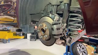 How to replace Honda Civic brake pads