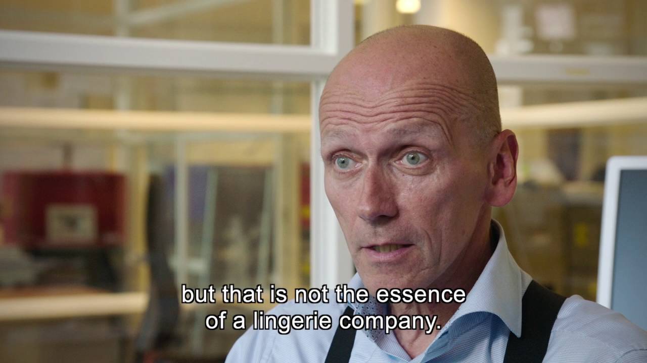 Bra Company CEO Wants His Male Employees To Know What It's Like To Have  Large Breasts - Good