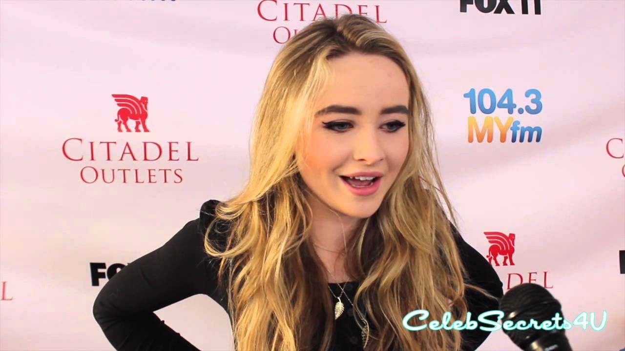 Sabrina Carpenter Talks New Christmas Single & Holiday Traditions