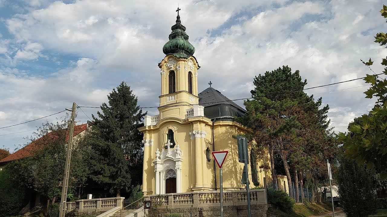 Gomba (H) A Fogolykiváltó Boldogasszony templom harangjai