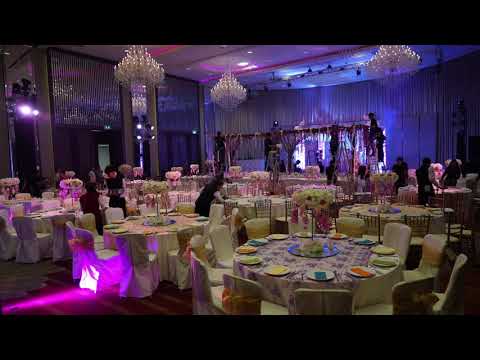 The 30 minute transformation of Ballroom from Mandap into Reception