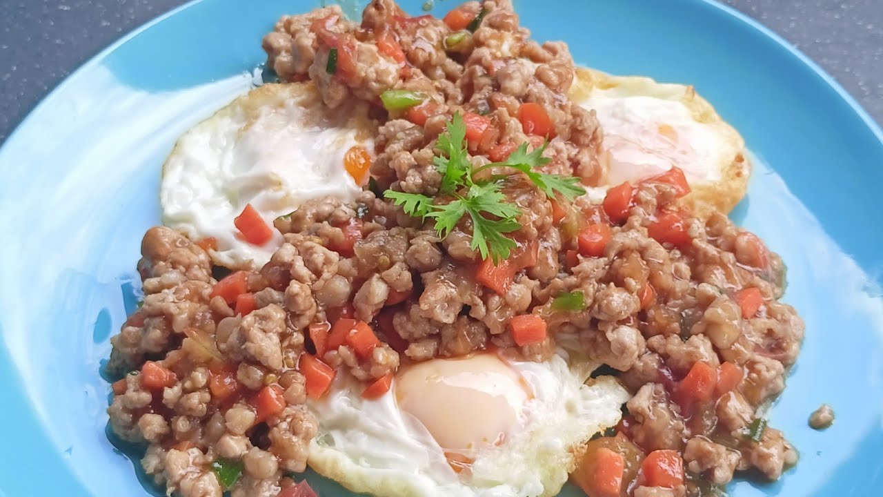 ไข่ดาวทรงเครื่อง หมูสับเน้นๆ เครื่องแน่น ๆ เมนูสามัญประจำบ้าน ( Fried Eggs With Minced Pork )