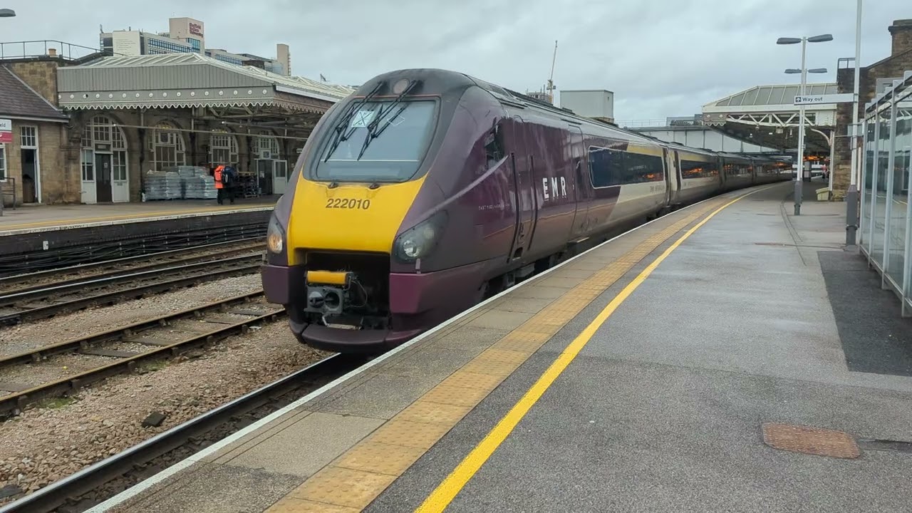 EMR Class 222 Meridian - 222010 - Sheffield - 20/02/25
