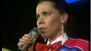 Olivia Molina und Mariachi LOS JUMILES mit CUCURRU CU CU PALOMA und LA GOLONDRINA