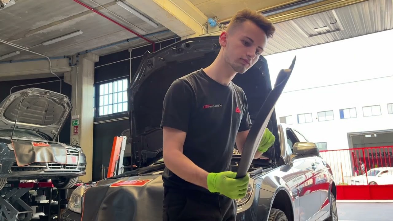 Cambio de aceite Mercedes C350 w204 y revisando los frenos.