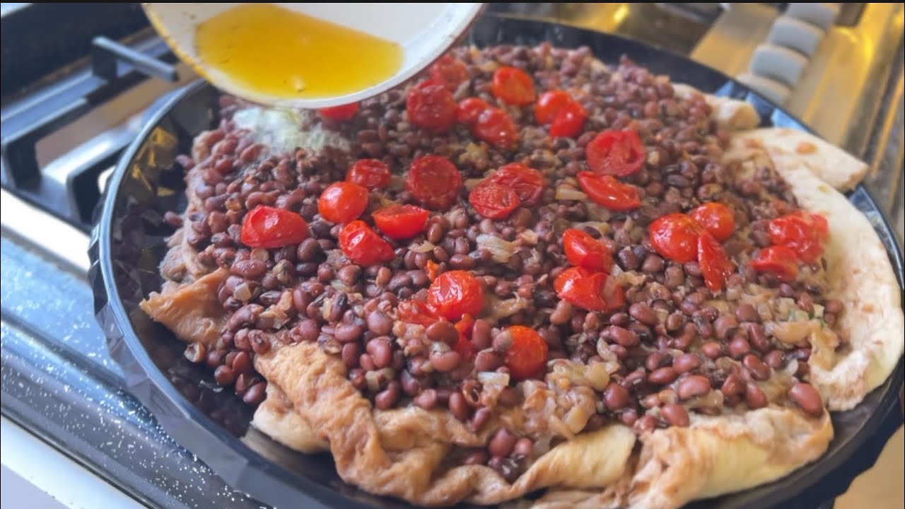 ‏ضيفي الخبز على ماي لوبياء الحمراء أطيب اكلة ملوكية رخيصة متوفرة بكل بيت