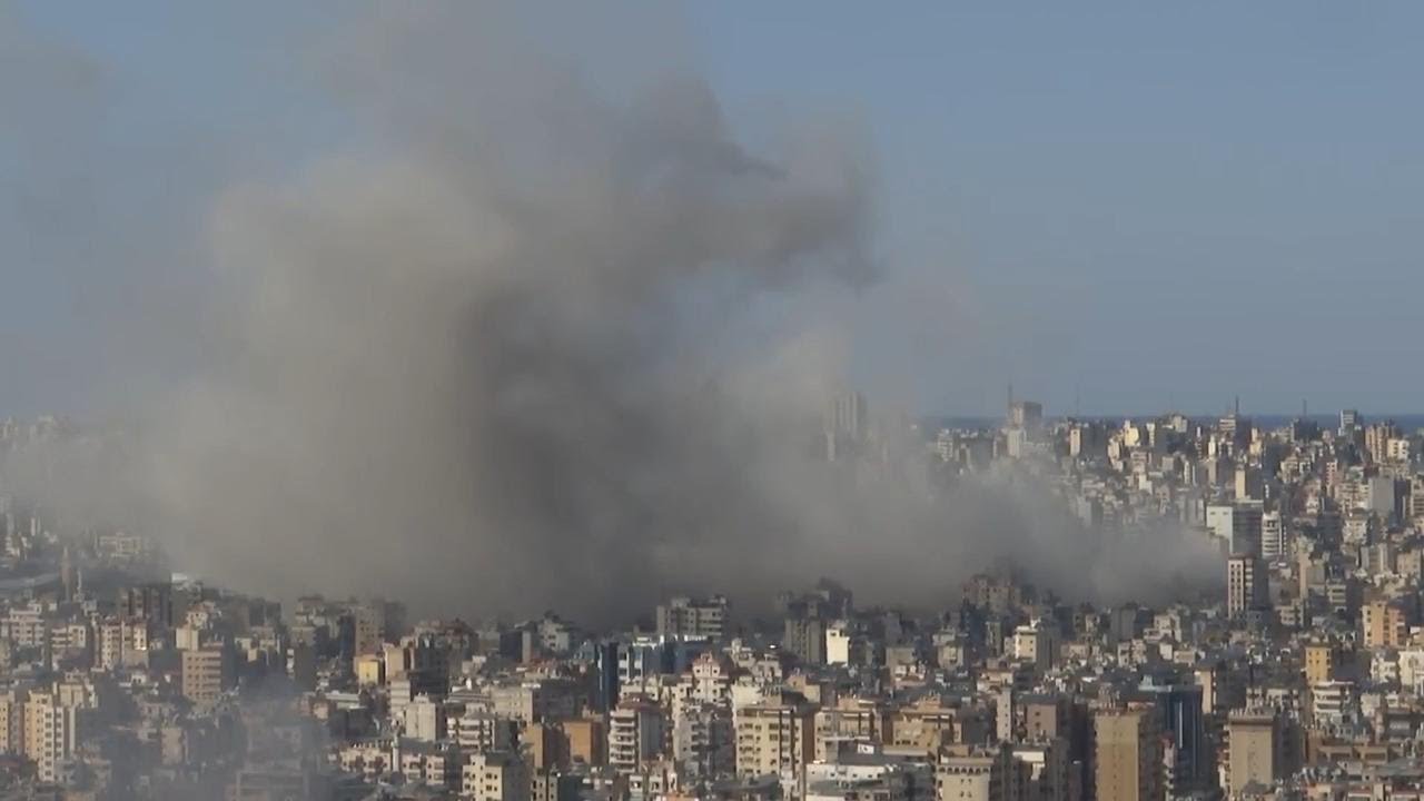 Massive blast hits Beirut