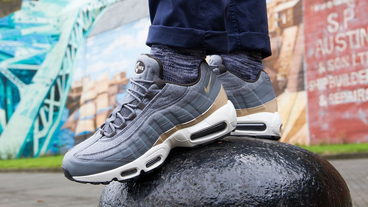 air max 95 grey on feet