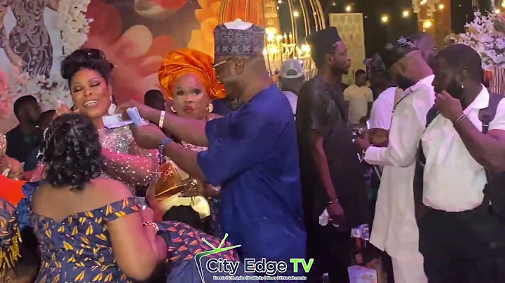 K1 DE ULTIMATE SINGS OUT HIS HEART OUT FOR ALHAJA NOIMOT OLAIDE OKI-ONILEGBALE AT HER 60TH BIRTHDAY
