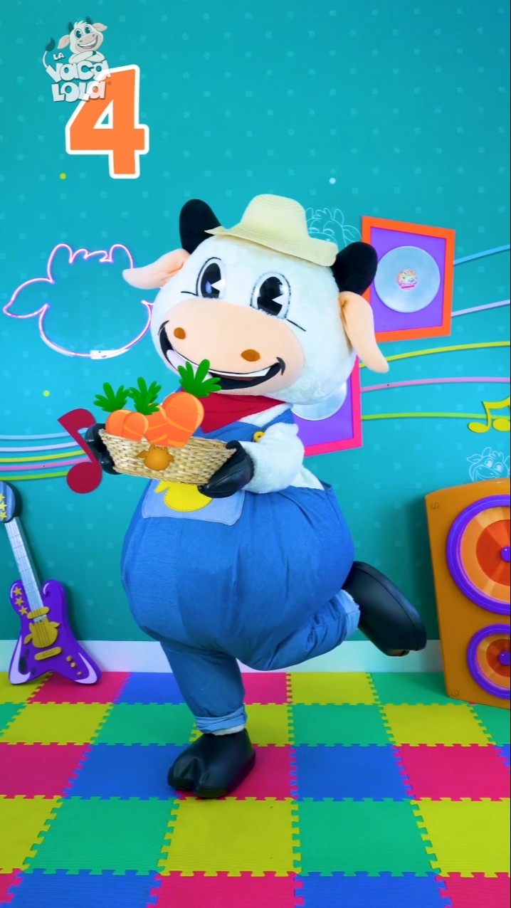 ¿Cuántas Zanahorias Atrapará??¡Juega y Cuenta con La Vaca Lola! #Shorts