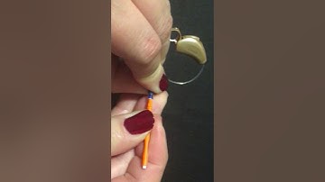 Changing the wax guard on a Starkey Hearing Aid