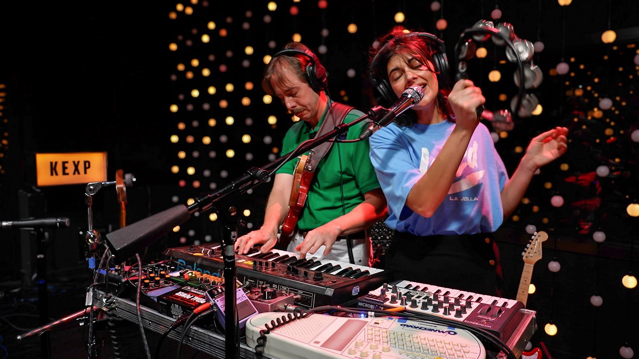 Pearl & The Oysters - Side Quest (Live on KEXP)