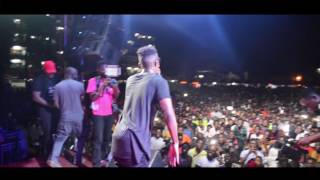 Kofi Kinaata shuts down University of Ghana's Legon Hall week with his thrilling performance.