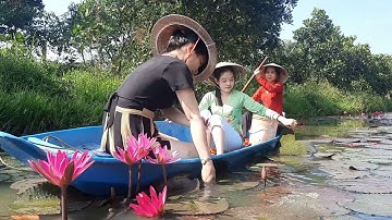Câu cá rô đồng nấu canh chua cơm mẽ, bông súng, rau đồng mang đậm hương vị Miền Tây