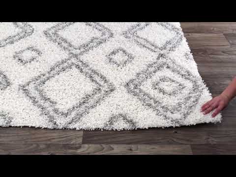 Video: Mga Carpet Parterres, Berdeng Trellise, Bosquet At Labyrint Ng Isang Regular Na Hardin - Kung Paano Gamitin Ang Mga Ito Sa Isang Hardin Ng Bansa