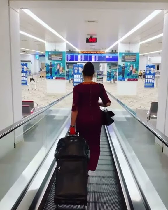 PANTAT SEMOK PRAMUGARI CANTIK #4