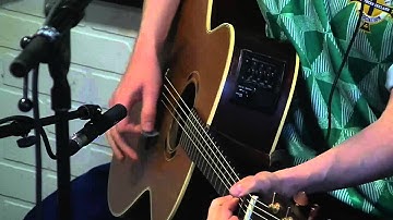 Django Django - Porpoise Song (The Monkees) - Session acoustique OÜI FM