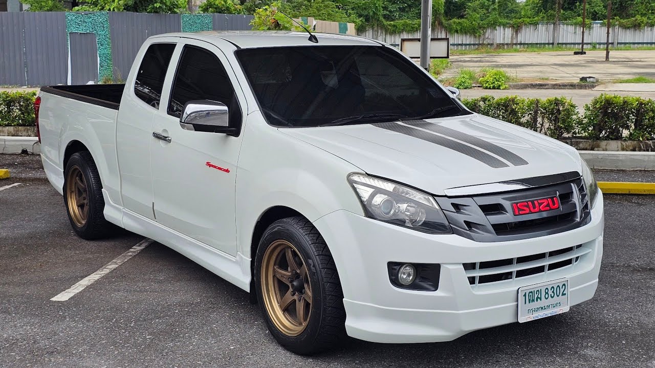 ISUZU 2.5 X SERIES ปี 2013 1 ฒฆ 8302 กรุงเทพ