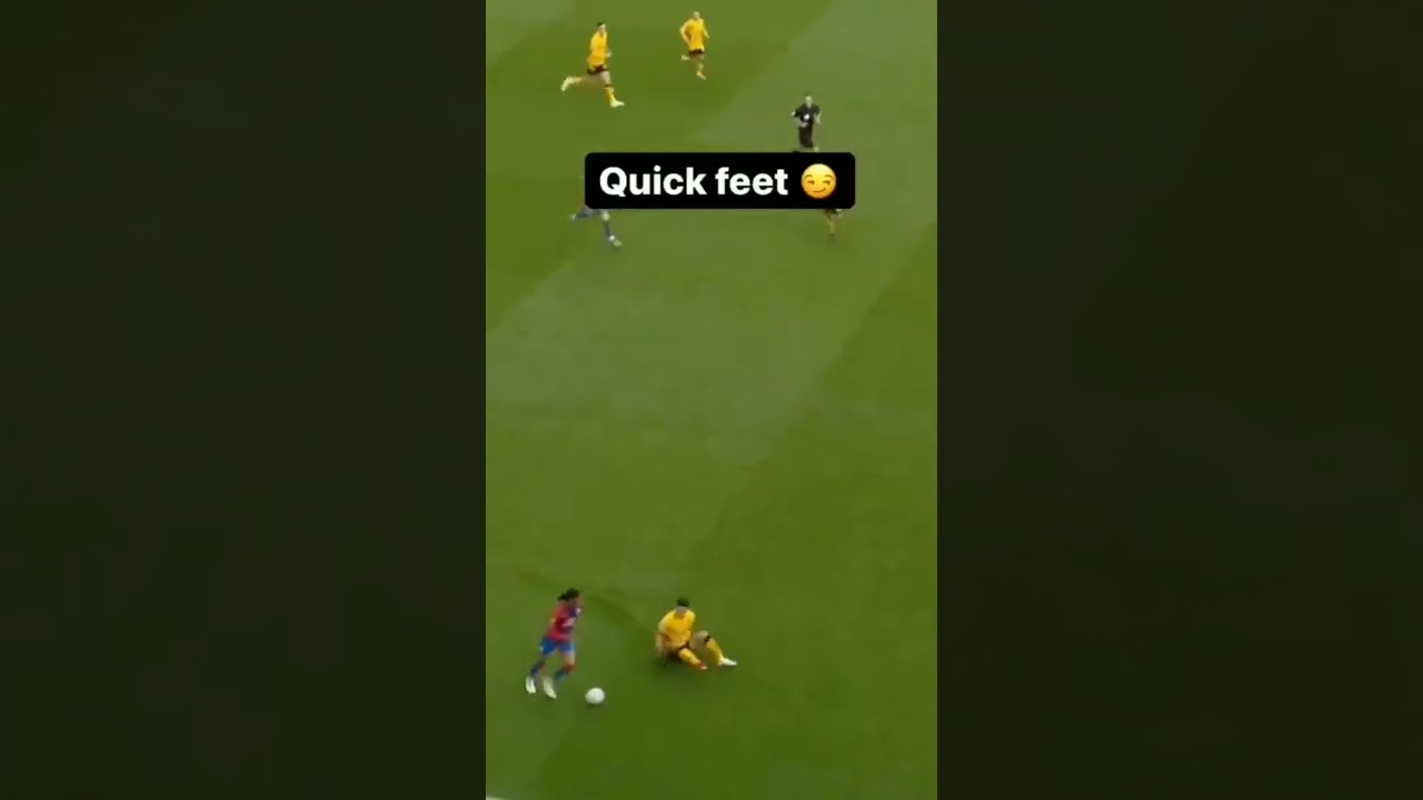 Quick feet😉 football ⚽⚽⚽