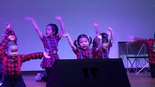 TSIS Christmas Show : Kinder 1