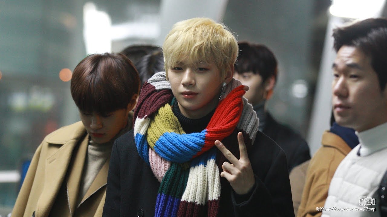 180113 워너원(Wanna One) 강다니엘 (인천공항 출국)