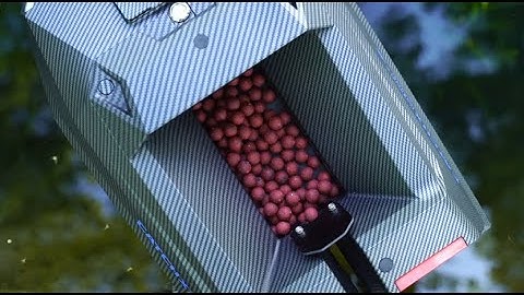 CatchX Mini GPS Bait Boat Dropping Bait on Water