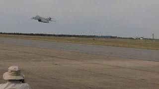 C-17 Quick Takeoff. Great jet engine spooling sound.