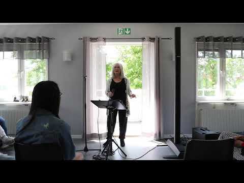 Deborah Henriksson sings "Shine" - recorded live from a House Concert in Sweden, June 2023