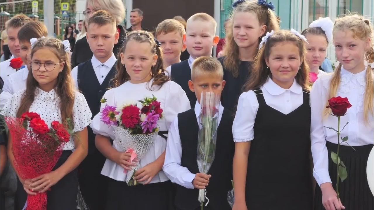 10000 рублей на школьника 2021. будущие первоклассники. реклама школы для будущих первоклассников. будет 10000 к школе 2023. газ в европе инфографика.