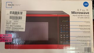 Mainstays 0.7 cu. ft. Countertop Microwave Oven, 700 Watts, Red, New 