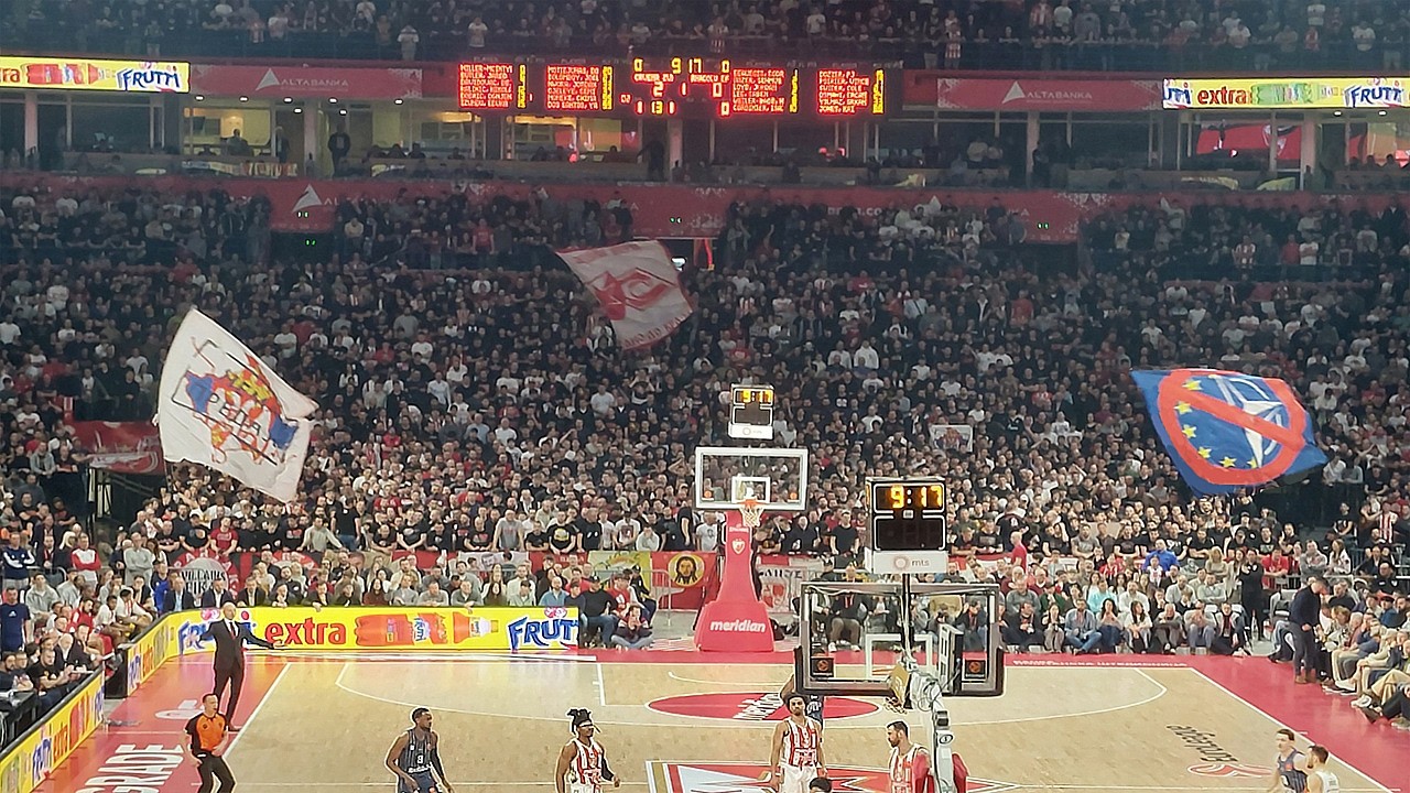 Delije - navijanje na Zvezda Anadolu Efes (košarka 2025 - 2026)