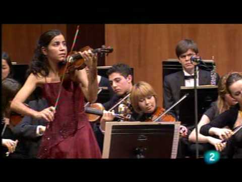 Ana Maria Valderrama plays Mozart violin concerto nº 3, 2 Mov (3/4)