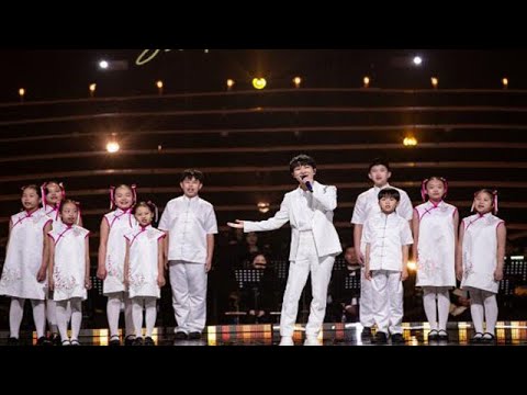 《谷建芬音乐会》周深与童声合唱团《歌声与微笑》 现场路透照出炉；网传周深退出《奔跑吧11》，下一档音综是《天赐的声音4》